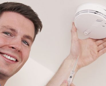 smoke-and-co2-detectors-are-your-tenants-safe